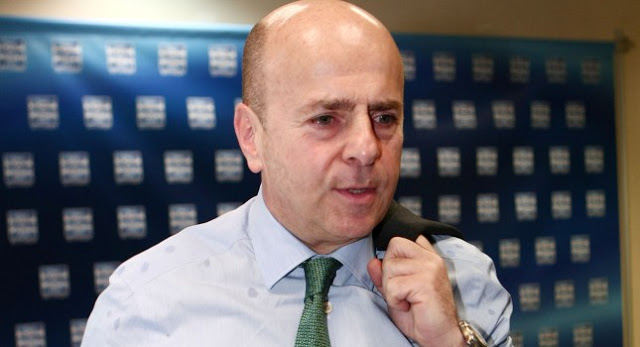 Πάει για να τους... ταράξει