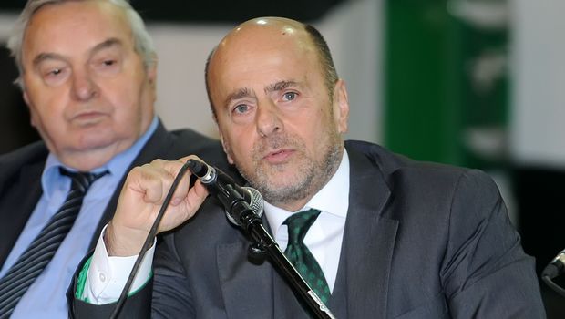 Ο Αλαφούζος "πέταξε το γάντι" στα σενάρια