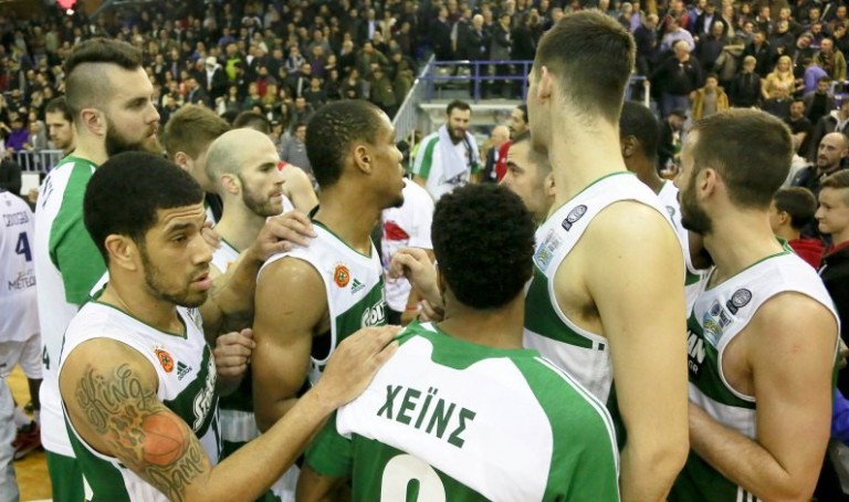 «Πρασίνισαν» τα Τρίκαλα (pics)