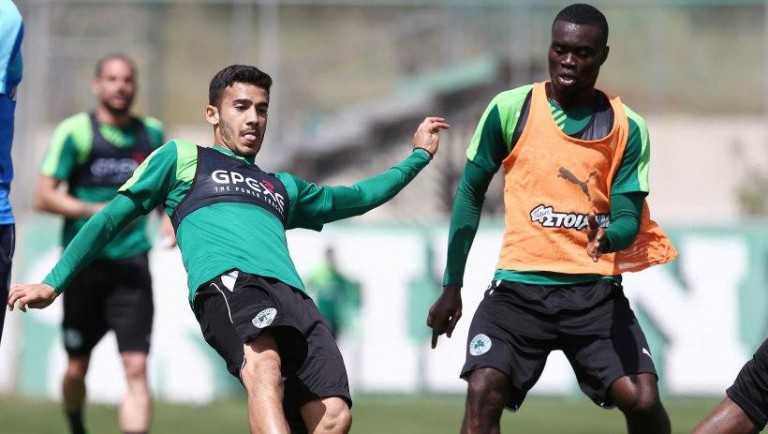 Μοίραζε... σακούλες ο Μπουμάλ (video)