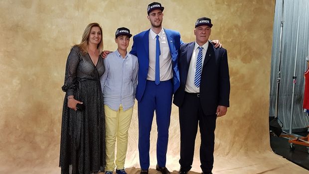 Ξέσπασε ο πατέρας του Παπαγιάννη