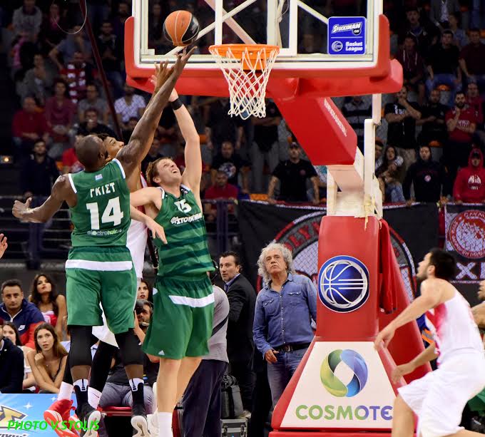 Τι δουλειά έχει εκεί ο Τσουκαλάς