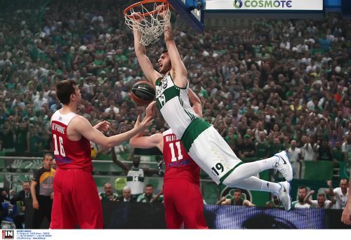 Εξαιρετικός στο ντεμπούτο του ο πρώην σέντερ του Εξάστερου