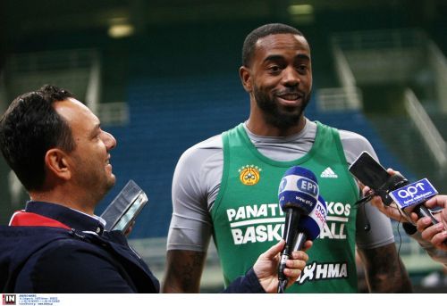 Σύνθημα νίκης από Ρίβερς