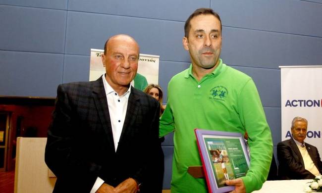 Τιμήθηκε από Μαρκόπουλο ο Δομάζος (pics)