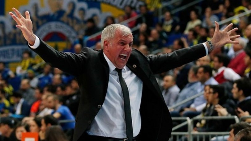 Η επική ατάκα του Ομπράντοβιτς στο ημίχρονο