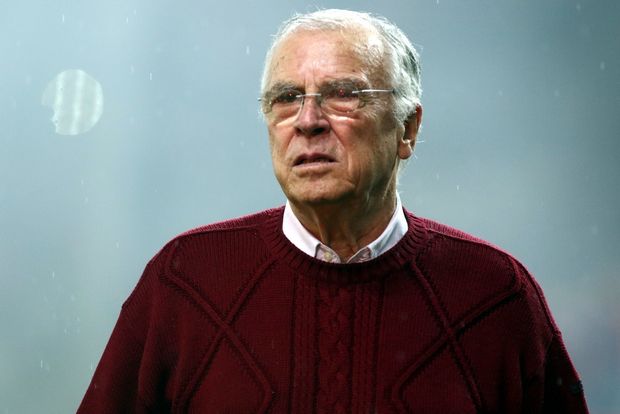 Έπος Σάββα: "Είναι η 5η φορά που αδικούν τον Ολυμπιακό φέτος"