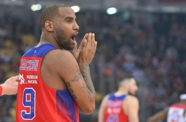 Κράξιμο στους διαιτητές από Τζάκσον