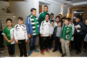 Υπέγραψαν αυτόγραφα στους ηγέτες του μέλλοντος (pics)