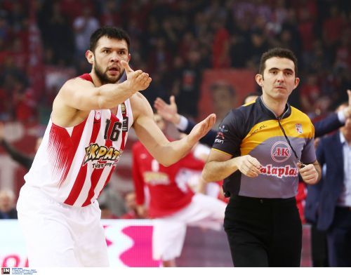 Προκλητικός ο Παπανικολάου