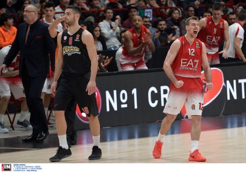 Φάπα με... κοστούμι στην ομάδα της Τρούμπας!