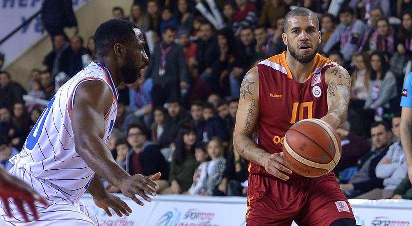 Νίκησε και περιμένει τον Εξάστερο