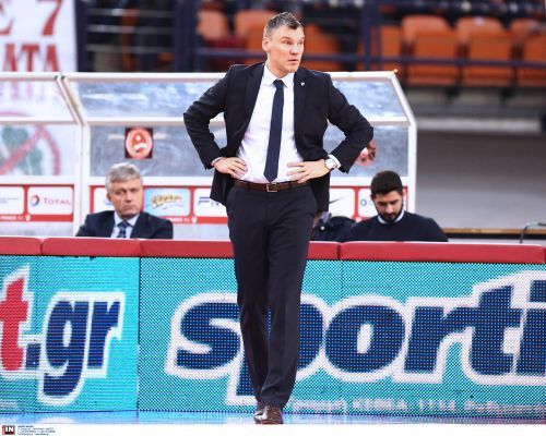 Αρπάχτηκε με οπαδό ο Σάρας! (vid)