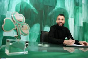 Ο Μολίνς... ποζάρει με κασκόλ και σημαία του Παναθηναϊκού (pics) Ο Μολίνς... ποζάρει με κασκόλ και σημαία του Παναθηναϊκού (pics)