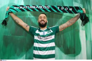 Ο Μολίνς... ποζάρει με κασκόλ και σημαία του Παναθηναϊκού (pics) Ο Μολίνς... ποζάρει με κασκόλ και σημαία του Παναθηναϊκού (pics)