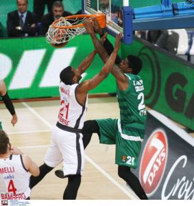 Καρέ-καρέ το εντυπωσιακό κάρφωμα του Κένι Γκάμπριελ! (pics) Καρέ-καρέ το εντυπωσιακό κάρφωμα του Κένι Γκάμπριελ! (pics)