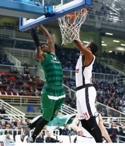 Καρέ-καρέ το εντυπωσιακό κάρφωμα του Κένι Γκάμπριελ! (pics) Καρέ-καρέ το εντυπωσιακό κάρφωμα του Κένι Γκάμπριελ! (pics)