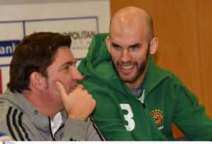 Η θερμή αγκαλιά Πασκουάλ-Πρίφτη και τα γελάκια του Τσάβι με τον Καλάθη! (pics)