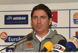 Η θερμή αγκαλιά Πασκουάλ-Πρίφτη και τα γελάκια του Τσάβι με τον Καλάθη! (pics)