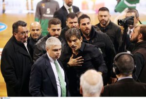 Ο έξαλλος Γιαννακόπουλος! (pic)