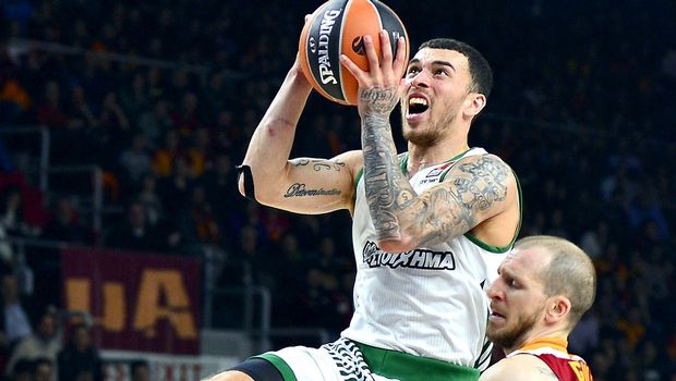 Ο "κοντορεβυθούλης" το κάρφωμα της βραδιάς