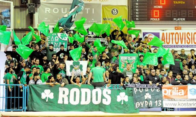 Τρομερό πανό στη Ρόδο από τους πράσινους οπαδούς! (pic)