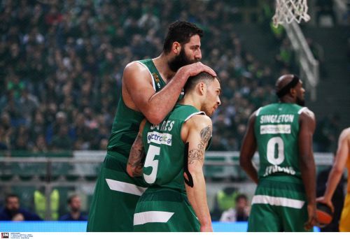 Απίστευτη αποθέωση σε Μπουρούση και Τζέιμς κατά την παρουσίασή τους