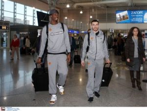 Με χαμόγελα και σε καλό κλίμα πέταξε για Τουρκία ο Εξάστερος (pics)