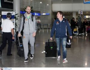 Με χαμόγελα και σε καλό κλίμα πέταξε για Τουρκία ο Εξάστερος (pics)