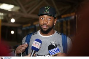 Με χαμόγελα και σε καλό κλίμα πέταξε για Τουρκία ο Εξάστερος (pics)