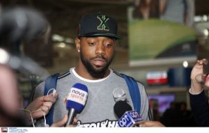 Με χαμόγελα και σε καλό κλίμα πέταξε για Τουρκία ο Εξάστερος (pics)