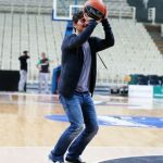 Σε... κέφια ο Γιαννακόπουλος: Σούταρε τρίποντα στο ΟΑΚΑ (vid)