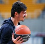 Σε... κέφια ο Γιαννακόπουλος: Σούταρε τρίποντα στο ΟΑΚΑ (vid)