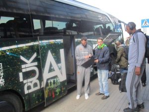 "Ντού" Λιθουανών στο αεροδρόμιο στους παίκτες του Εξάστερου!  (pics)