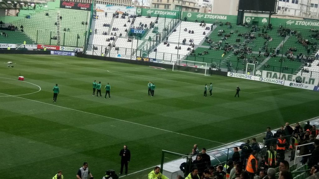 Η πρώτη βόλτα των παικτών και η... προτροπή των οπαδών (vid)
