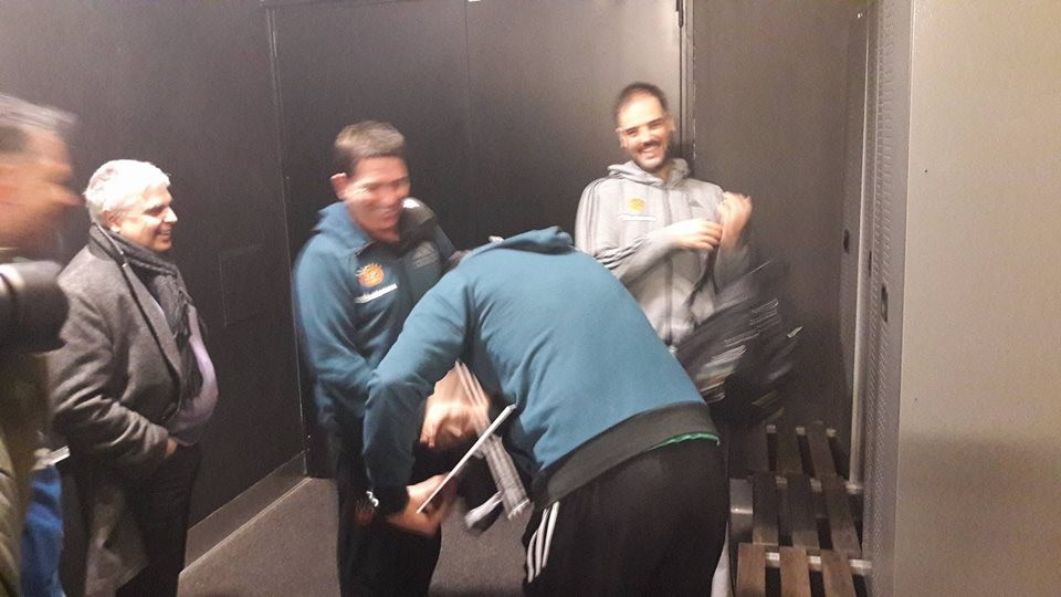 Υποκλίθηκε στον Πασκουάλ ο Σάρας (pic)