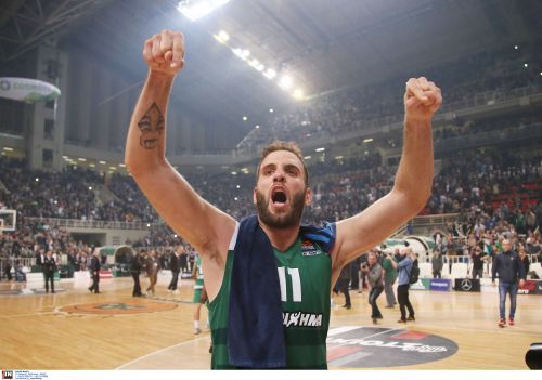 Έξαλλοι πανηγυρισμοί από τον Παππά! (pics)