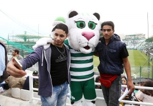 Οι πρόσφυγες στη Λεωφόρο (Pics)