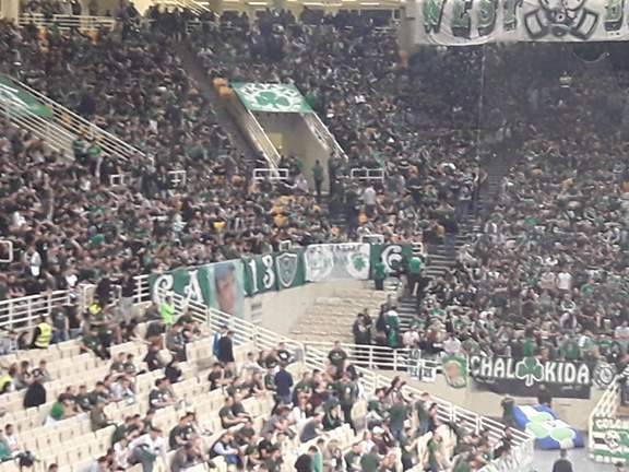 Πανό στη 13 για τον αδικοχαμένο φίλαθλο (pic)