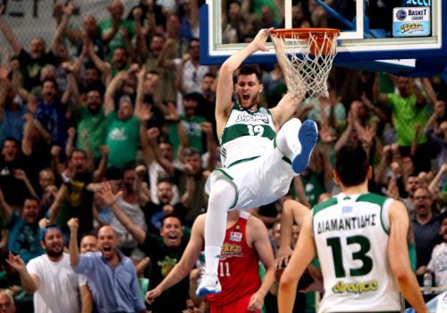 Αποθεώθηκε στο ΟΑΚΑ ο Παπαγιάννης (vid)