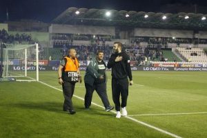 Η αποθέωση και η είσοδος του Παππά στη Θύρα 13! (pics)