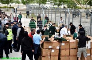 Χαμός έξω από το ΟΑΚΑ (pic)