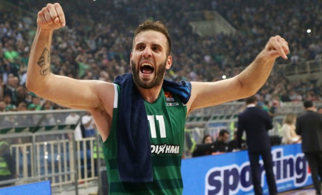 Το μήνυμα του Παππά και η... πανηγυρτζίδικη φωτογραφία του (pic)