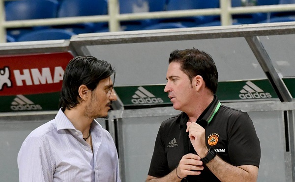 Η συζήτηση Πασκουάλ-Γιαννακόπουλου στην προπόνηση