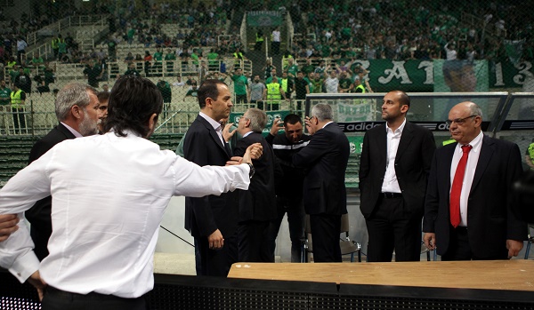 Γιαννακόπουλος για Αγγελόπουλους: "ΝΤΡΟΠΗ! Σας πήρε χαμπάρι όλος ο κόσμος" (pic)