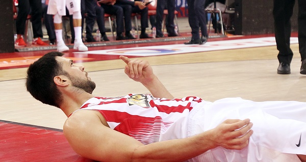 Η "αλητεία" του Παπανικολάου στον Παππά που λίγοι πρόσεξαν!