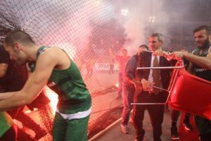 ΕΙΚΟΝΕΣ ΣΟΚ! Καρέ-καρέ η ζούγκλα στο ΣΕΦ! (pics)