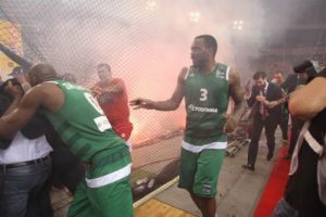 ΕΙΚΟΝΕΣ ΣΟΚ! Καρέ-καρέ η ζούγκλα στο ΣΕΦ! (pics)