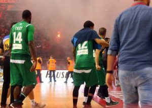 ΕΙΚΟΝΕΣ ΣΟΚ! Καρέ-καρέ η ζούγκλα στο ΣΕΦ! (pics)