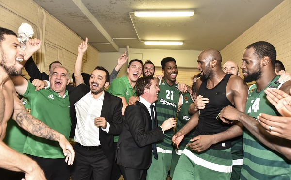 Εξαιρετικό VIDEO: Από το πούλμαν της Πόλης... στο ΣΕΦ και τη φιέστα!